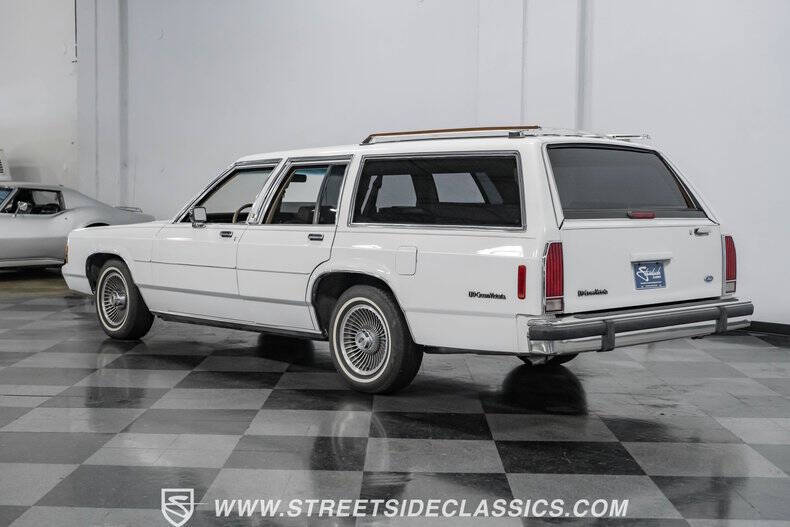 1990 Ford LTD Crown Victoria