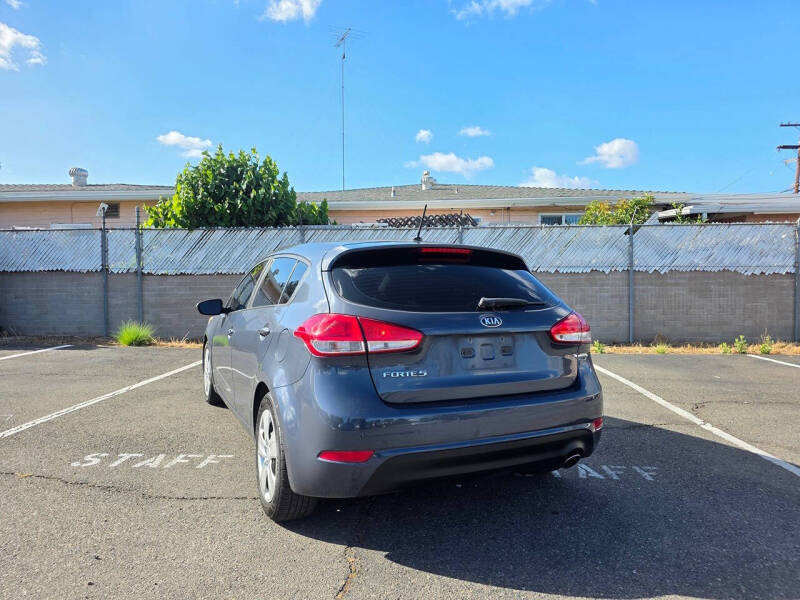 2016 Kia Forte5 LX