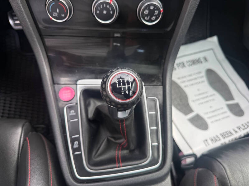 2016 Volkswagen Golf GTI SE