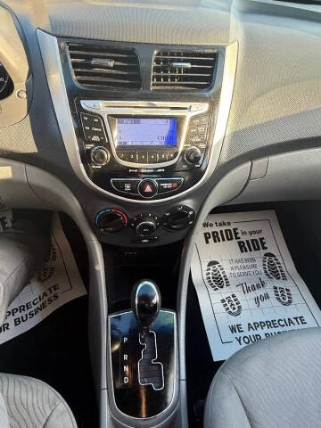 2012 Hyundai Accent GLS