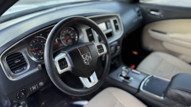 2012 Dodge Charger SE