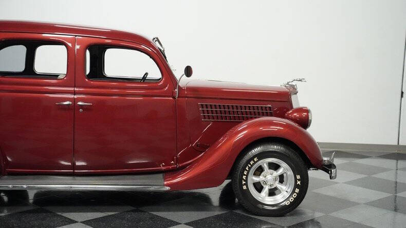 1935 Ford Tudor