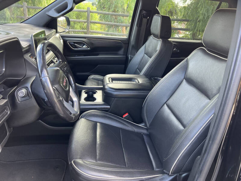 2022 GMC Yukon XL SLT