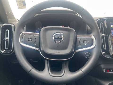 2025 Volvo XC40 B5 Ultra Dark Theme