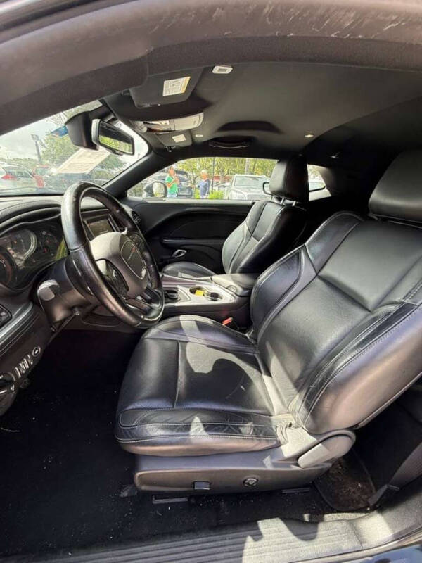 2021 Dodge Challenger SXT