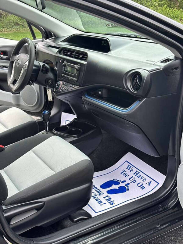 2013 Toyota Prius c Three