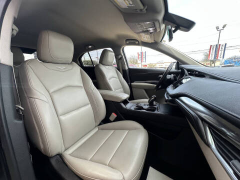 2019 Cadillac XT4 Luxury