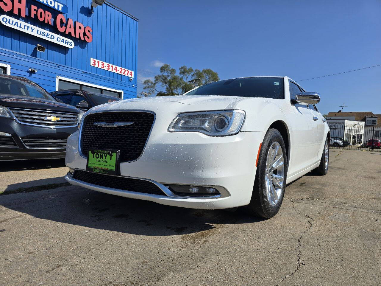2017 Chrysler 300 C's photo