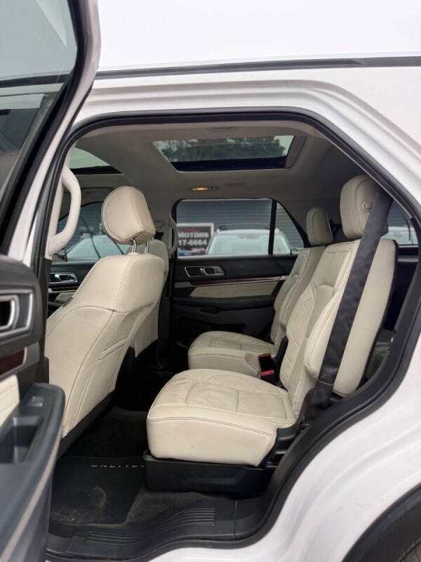 2017 Ford Explorer Platinum