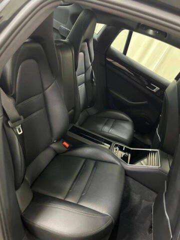 2018 Porsche Panamera 4