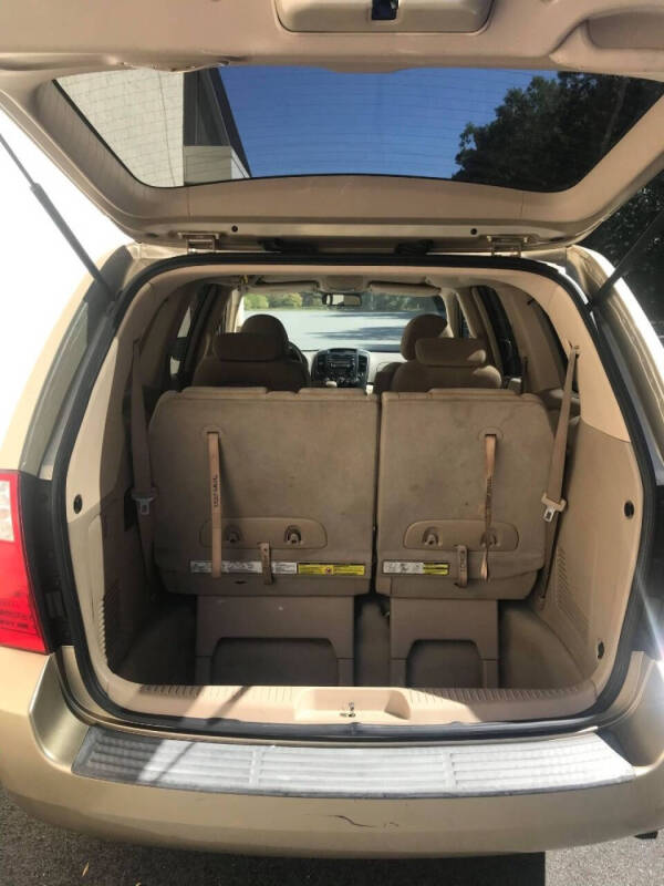 2007 Kia Sedona LX photo 5