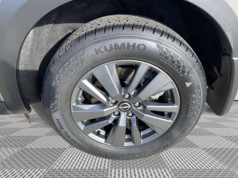 2025 Nissan Pathfinder S