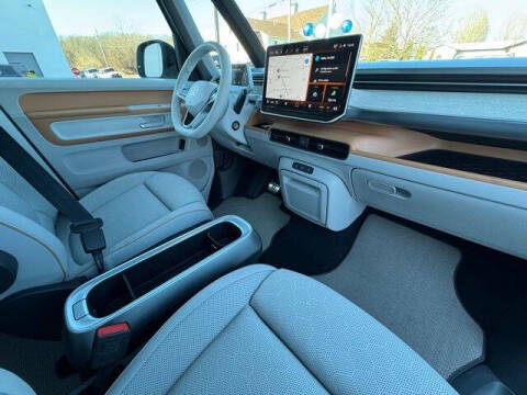 2025 Volkswagen ID. Buzz Pro S Plus 4Motion