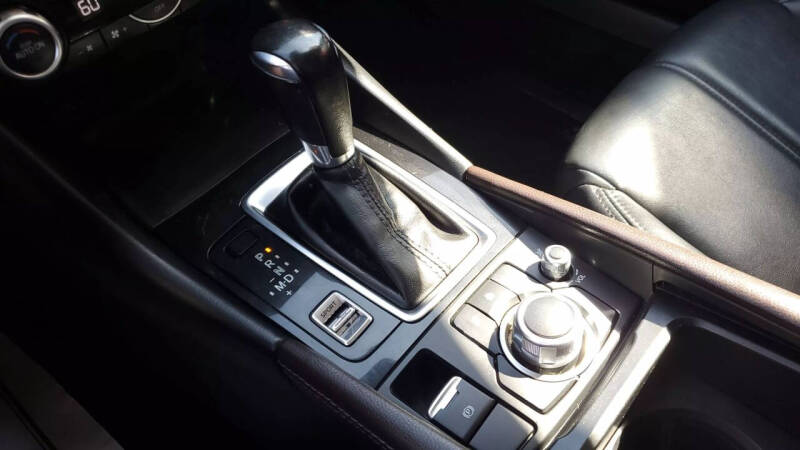 2018 Mazda MAZDA3 Touring