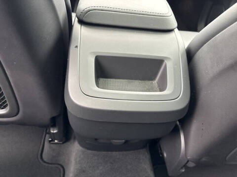 2025 Volvo XC60 B5 Core Dark Theme