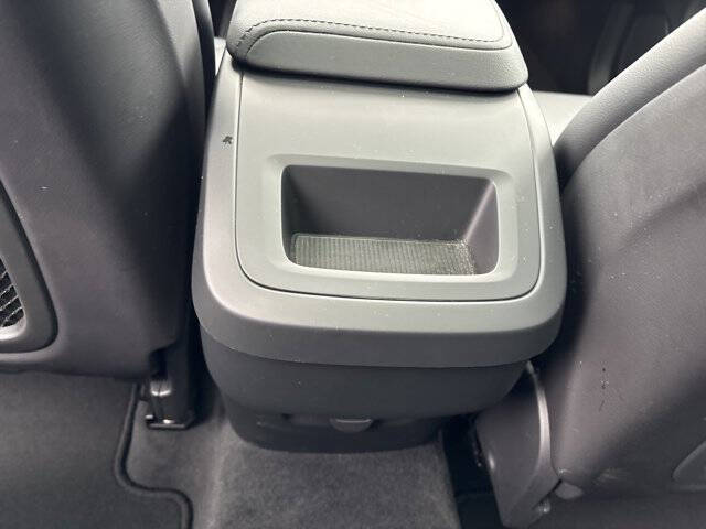 2025 Volvo XC60 B5 Core Dark Theme