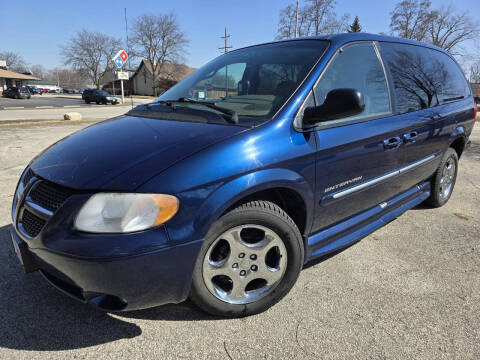 2002 Dodge Grand Caravan for sale at Car Castle in Zion IL