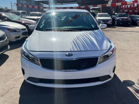 2017 Kia Forte for sale at M&M Diamond Cars LLC in Phoenix AZ