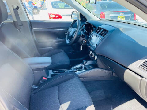 2020 Mitsubishi Outlander Sport SE