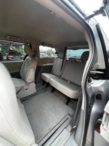 2013 Toyota Sienna