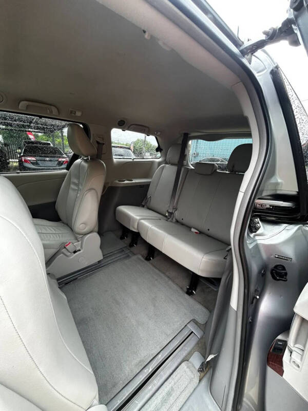 2013 Toyota Sienna