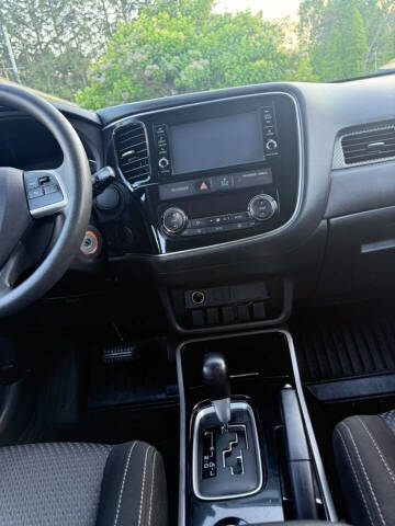 2018 Mitsubishi Outlander ES