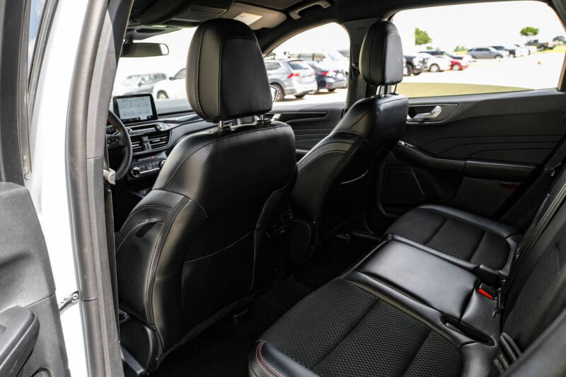 2025 Ford Escape ST-Line Select