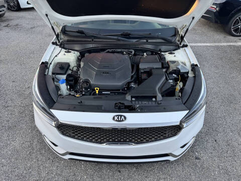 2017 Kia Cadenza Premium