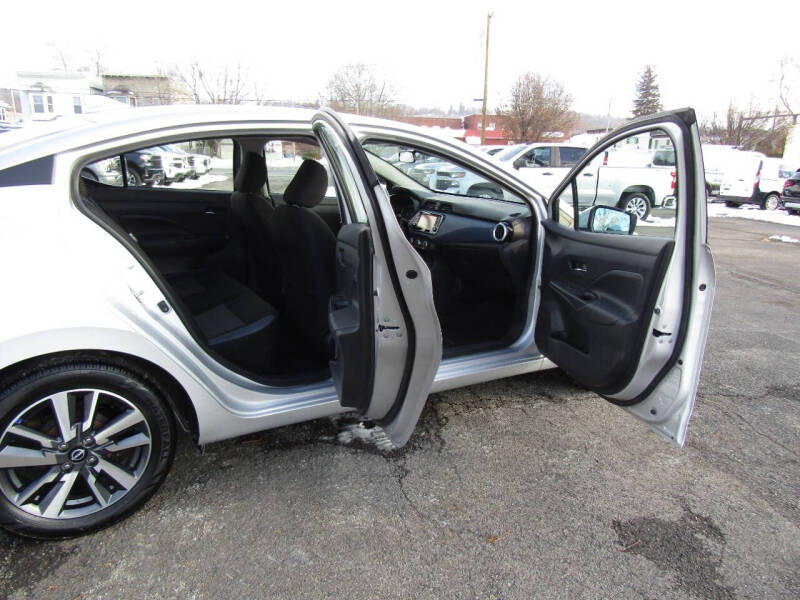 2023 Nissan Versa SV