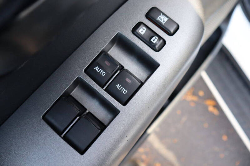 2010 Toyota Sequoia SR5