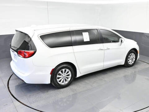 2018 Chrysler Pacifica Touring Plus