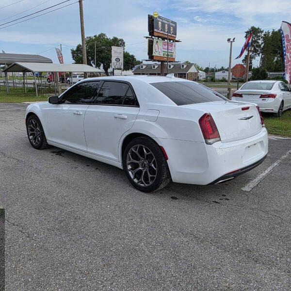 2018 Chrysler 300 S