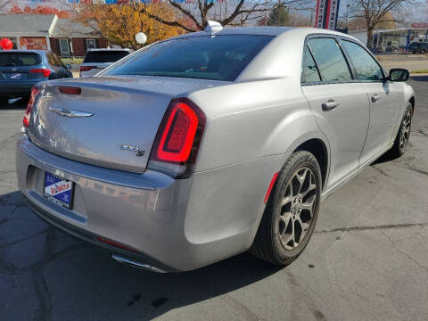 2018 Chrysler 300 S
