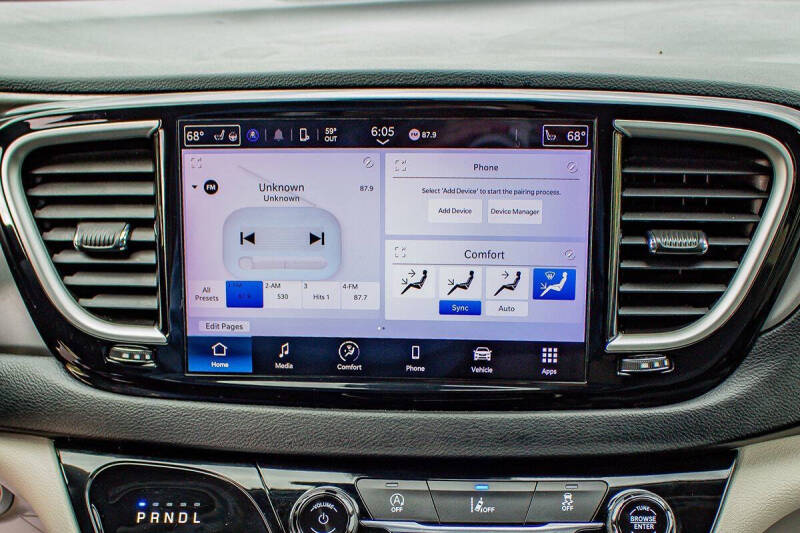 2022 Chrysler Pacifica Touring L