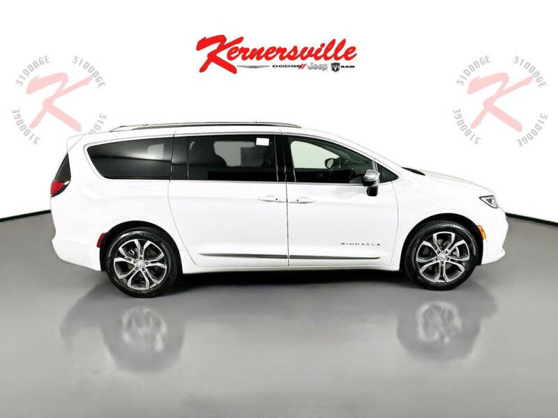 2026 Chrysler Pacifica Pinnacle