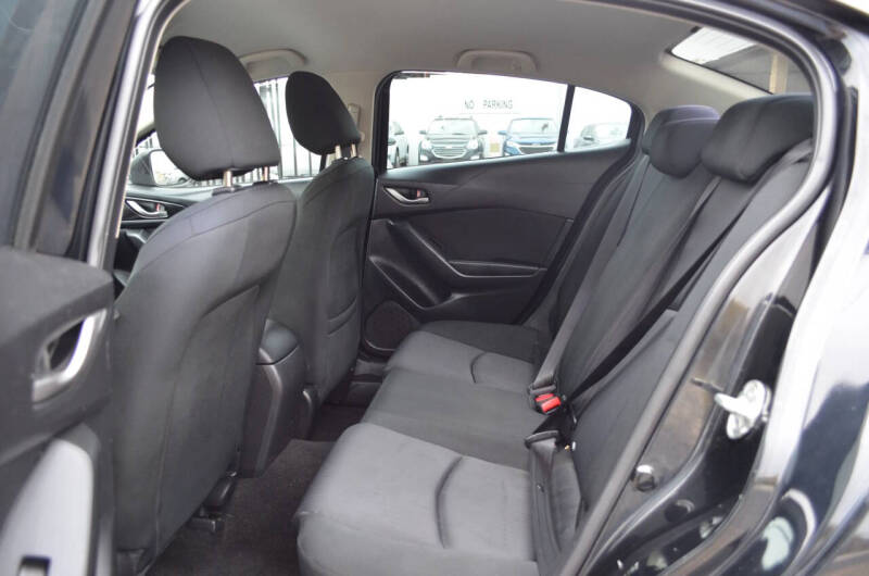 2015 Mazda MAZDA3 i SV