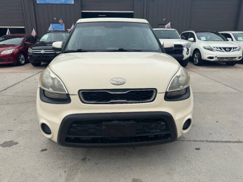 2013 Kia Soul +