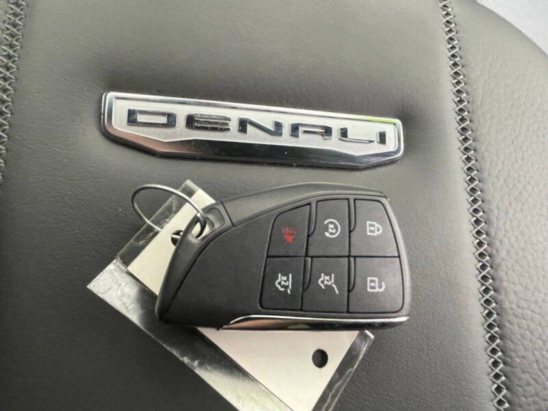 2025 GMC Yukon Denali