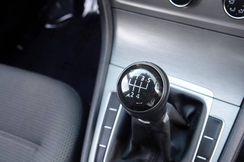 2016 Volkswagen Golf TSI S