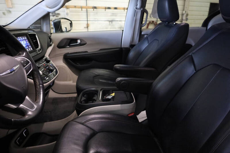 2020 Chrysler Pacifica Touring L