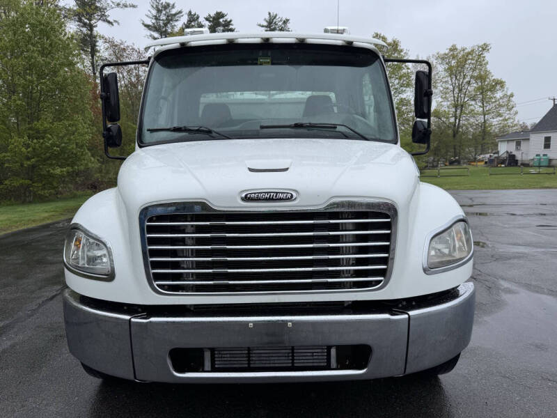 2011 Freightliner M2 106