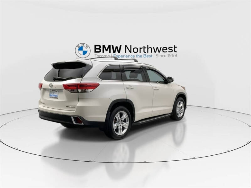 2017 Toyota Highlander