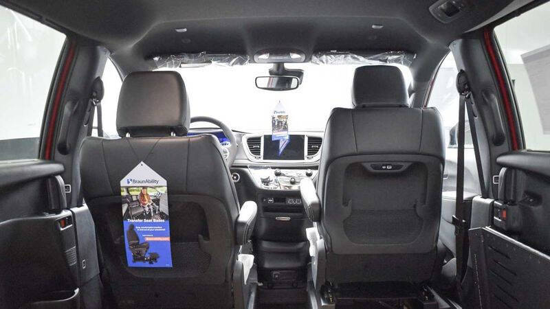 2025 Chrysler Pacifica Select