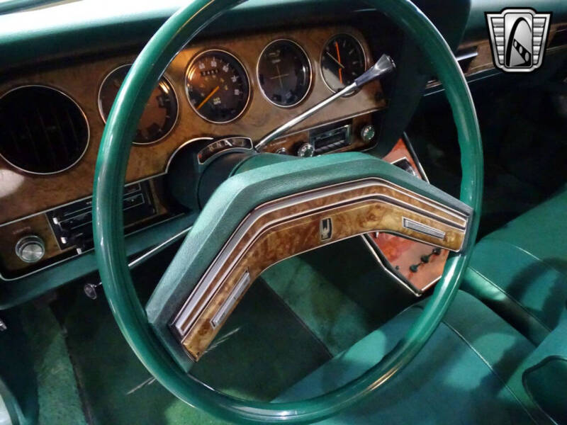 1977 Ford Thunderbird