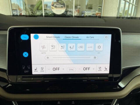 2025 Volkswagen Atlas Cross Sport SE 4Motion