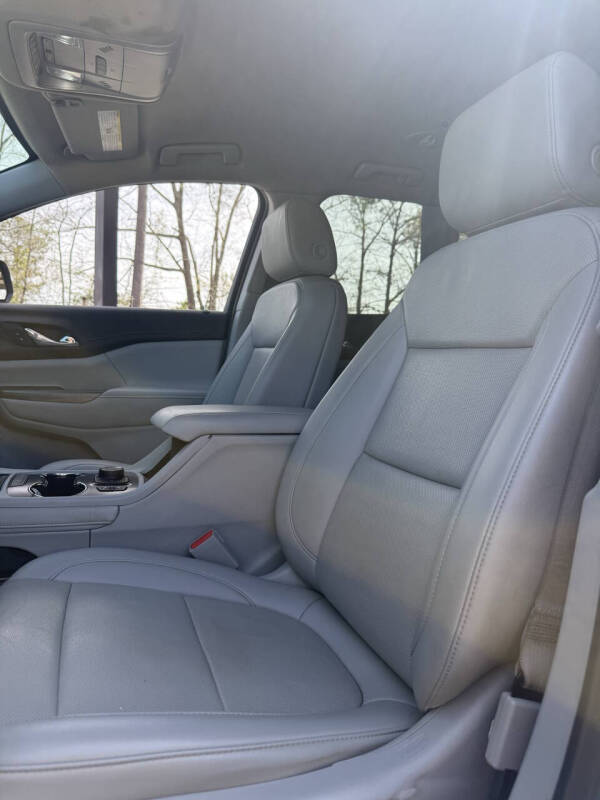 2022 GMC Acadia SLT
