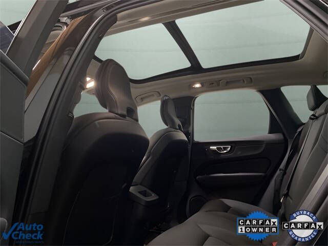 2025 Volvo XC60 B5 Plus Dark Theme