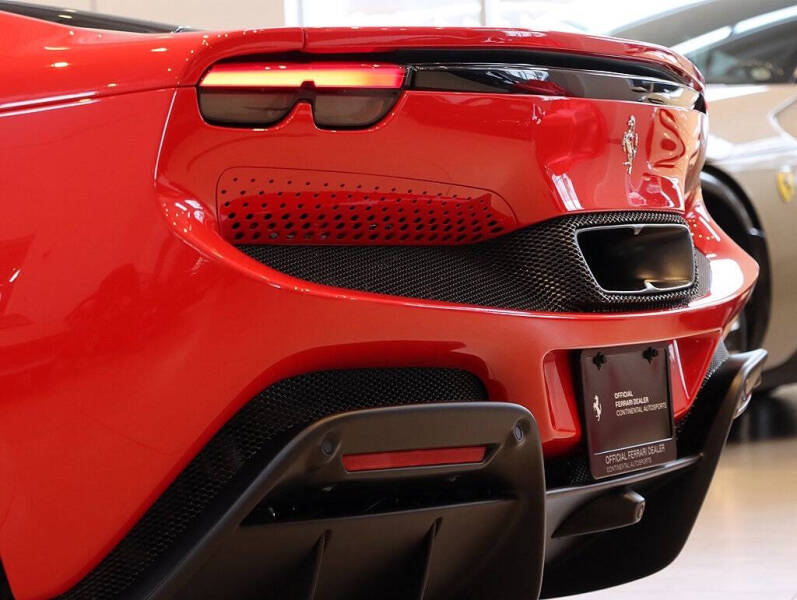 2024 Ferrari 296 GTS