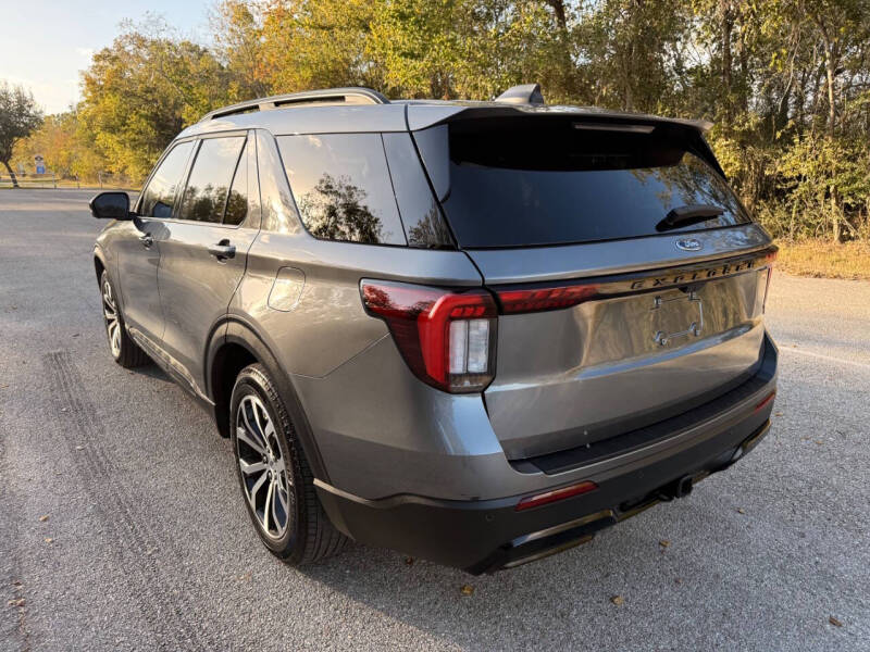 2025 Ford Explorer ST-Line