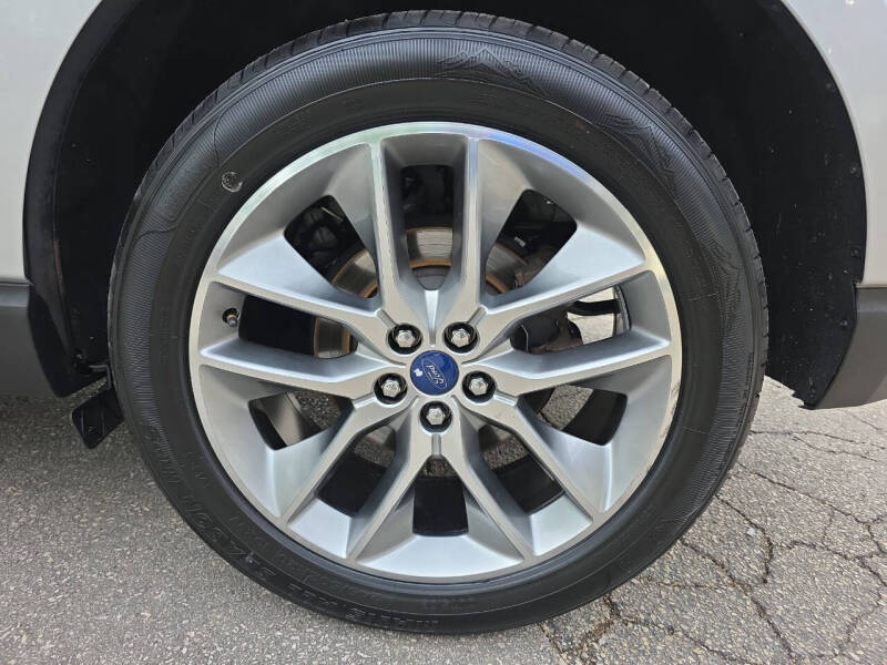 2017 Ford Edge Titanium